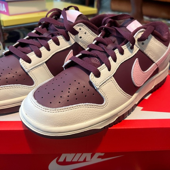 VNDS Nike Valentine Dunks 2023 W9 - Picture 3 of 7